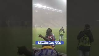 BALOTELLI sotto la curva dei tifosi de Genoa dopo ParmaGenoa [upl. by Neliac]