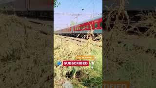 Beautiful WAP 7 crossing with WAG 9 locomotive beautiful honking of WAP7 and WAG 9 wap7wag9rail [upl. by Nadabb]