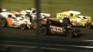 V8 Dirt Modifieds  Mr Modified Rnd 1  Lismore Speedway  261215 [upl. by Hanus]