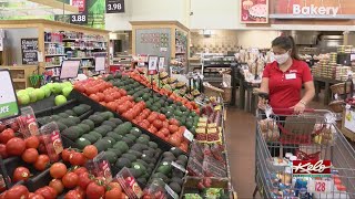 HyVee adds Aisles Online express grocery pickup [upl. by Karwan918]