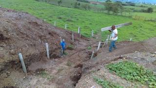 Colocación de postes de concreto en carreteras  Nivel expert [upl. by Elleraj]