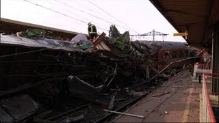 Essonne un train déraille plusieurs morts [upl. by Lorola]