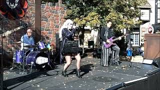 quotKICK START MY HEARTquot BY MOTLEY CRUE  PERFORMED BY THE FANGTASTICS AT KINGS ISLAND HAUNT 2024 [upl. by Sadonia646]