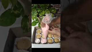 Cupcakes decorating cupcake cupcakedesign videotutorial cupcaketutorial homebaker shortvideo [upl. by Lazaruk]