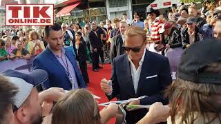 Kevin Costner makes his fans incredibly happy HORIZON premiere in Berlin Germany [upl. by Gamal]