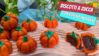 Biscotti a forma di zucca ripieni di pasta di mandorle al cioccolato fondente  Idea per Halloween [upl. by Yretsym]