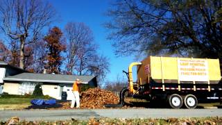 18 HP SCAG GIANT VAC TRUCK LOADER TAILGATE MOUNTED [upl. by Gillett]