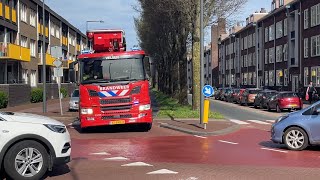 Politie en Brandweer VelsenZuid met Spoed naar een woningbrand aan het Marktplein  12042024 [upl. by Zil]