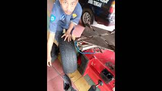 Praktik tyre changer [upl. by Ahsekim]