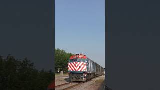 Metra F40PH2 leads Express [upl. by Clance]