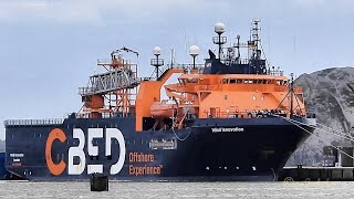 CBED Windpark Serviceschiff Wind INNOVATION offshore service ship 2IYP3 IMO 9189512 Südkai Emden [upl. by Greg889]