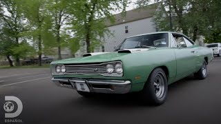 ¡El Dodge Super Bee 1969 vuelve a rugir luego de 20 años  Invasión de Garages  Discovery [upl. by Nitsreik896]