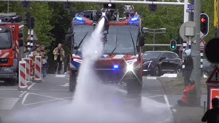 crashtender vele hulpdiensten met spoed tijdens opendag brandweer Schiedam [upl. by Ezar]