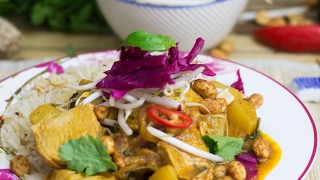 The Recipe Show by Rattan Direct  Thai Massaman Curry With Turkey Leftovers [upl. by Byrdie]