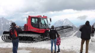 PistenBully 300W polar auf der Zugspitze [upl. by Sisenej]