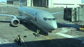 American Airlines Boeing 737800 Pulling into Gate A12 at CYYZ [upl. by Brill]