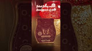 Scentsy Wax Review in 60  Berry Apple Shortbread 👎🏻 scentsywax scentsy [upl. by Childers]