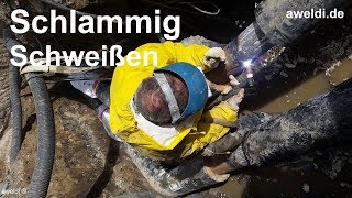 Schlammgraben Rohrschweißen im Schlamm Graben in der schlammigen Matsch Pampe YouTube Channel FHD [upl. by Lavine]