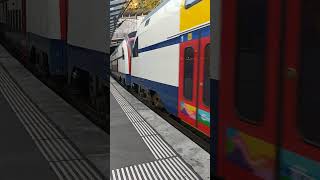 zwischen S16 und S3 Nach Zürich airport und Wetzikon ZH In Stadelhofen SBB [upl. by Aerdnaed]