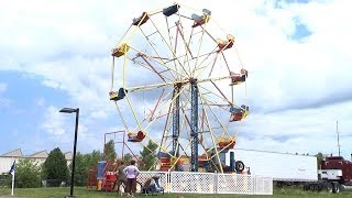 Time lapse Building the Ferris wheel for La Fete de Marquette [upl. by Codee]