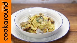 Spaghetti alle vongole  Ricetta classica [upl. by Cathryn852]