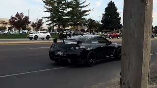 Listen to this straight piped Nissan GTR R35 takeoff from the second trunk or treat event [upl. by Flip]