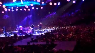 WIll Tura  Eenzaam zonder jou  Clouseau Centraal Sportpaleis 28122014 [upl. by Ricki]