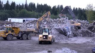 The worlds best excavatorsVolvo EC390 Excavator Vs Volvo L180D Wheel Loader [upl. by Akived]