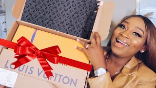 MUST HAVE LOUIS VUITTON CLASSIC MONOGRAM SCARF REVIEWUNBOXING [upl. by Einahpehs532]