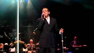 COLlivecomDovid Gabay sings Hagomel  Sukkos concert 2010 [upl. by Mignon]