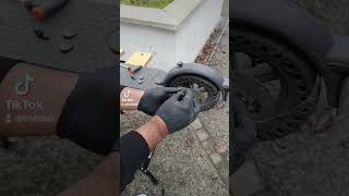 Réglage et changement de plaquette trottinette escooter tutorial xiaomi [upl. by Grimaud]