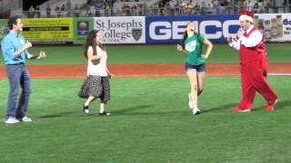 Elaine Dance Contest Brooklyn Cyclones Seinfeld Night 7514 [upl. by Anis]