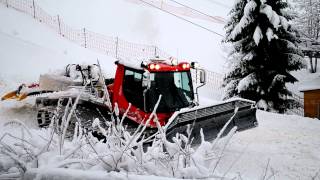 Pistenbully 300W bei der Arbeit [upl. by Schmitt490]