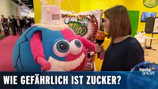 ZUCKERSCHOCK Hazel Brugger auf der Süßwarenmesse  heuteshow Classics [upl. by Annoed]