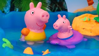 Peppa Pig Plays Water Games with George  Toys and Dolls Family Fun Videos  Sniffycat [upl. by Llerrehs]