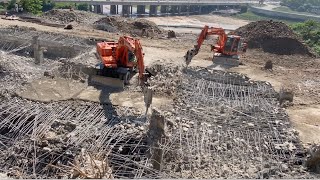 Amazing Excavators Demolishing The Last Storey Of Building [upl. by Lenahs]