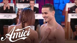 Amici 19  Valentin  Hey ma [upl. by Huskamp]