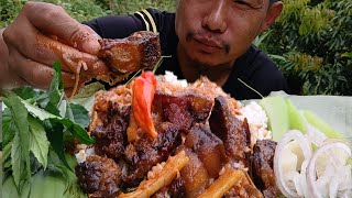 EATING SMOKED PORK COOK WITH AXONE AND BAMBOO SHOOTS NAGA CUISINE [upl. by Nimra]