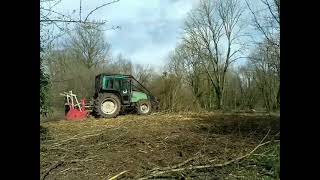 Broyage de broussaille avant plantation avec Valtra 6400 conduit en poste inversé [upl. by Artima]